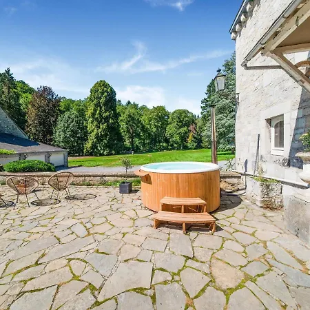 Castle In Ferri Res With A Garden Terrace And Pond بيت للعطل *