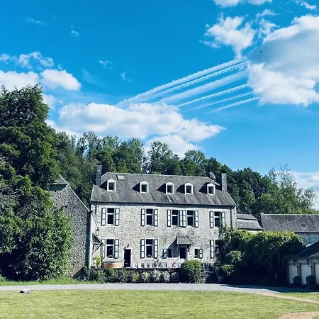 بيت للعطل Castle In Ferri Res With A Garden Terrace And Pond