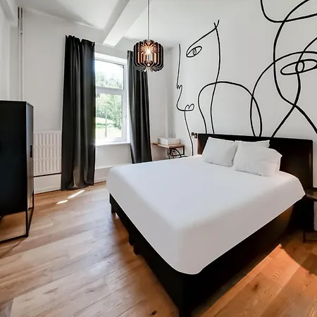 Castle In With Pond Garden Dom wakacyjny Ferrières