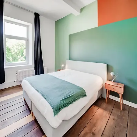 Castle In With Pond Garden Dom wakacyjny *