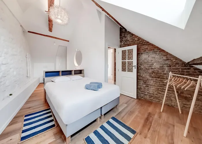 Castle In With Pond Garden * Ferrières