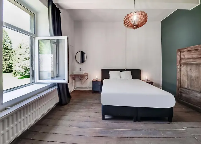 Castle In With Pond Garden *